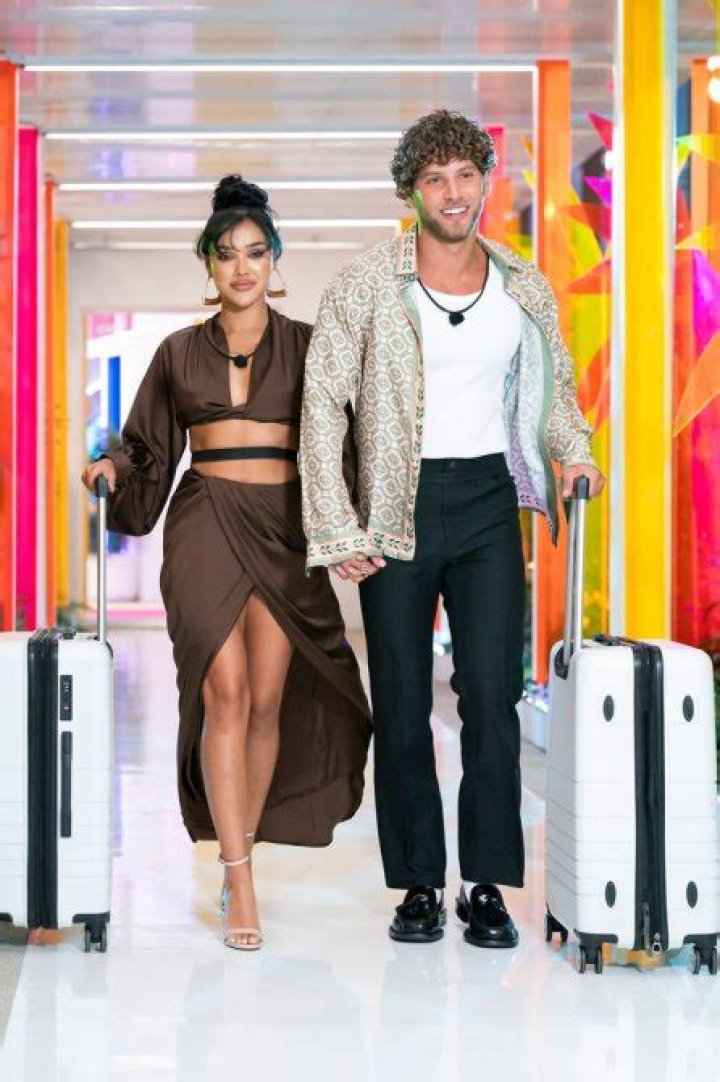 Cely Vazquez Love Island: Age, Biography, Height, Job, Birthday, Instagram