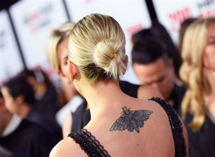 Kaley Cuoco: Husband, net worth, tattoos, smoking & body measurements