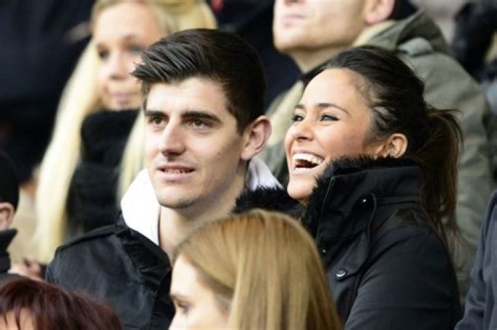 Thibaut Courtois: Girlfriend, net worth, tattoos, smoking & body facts